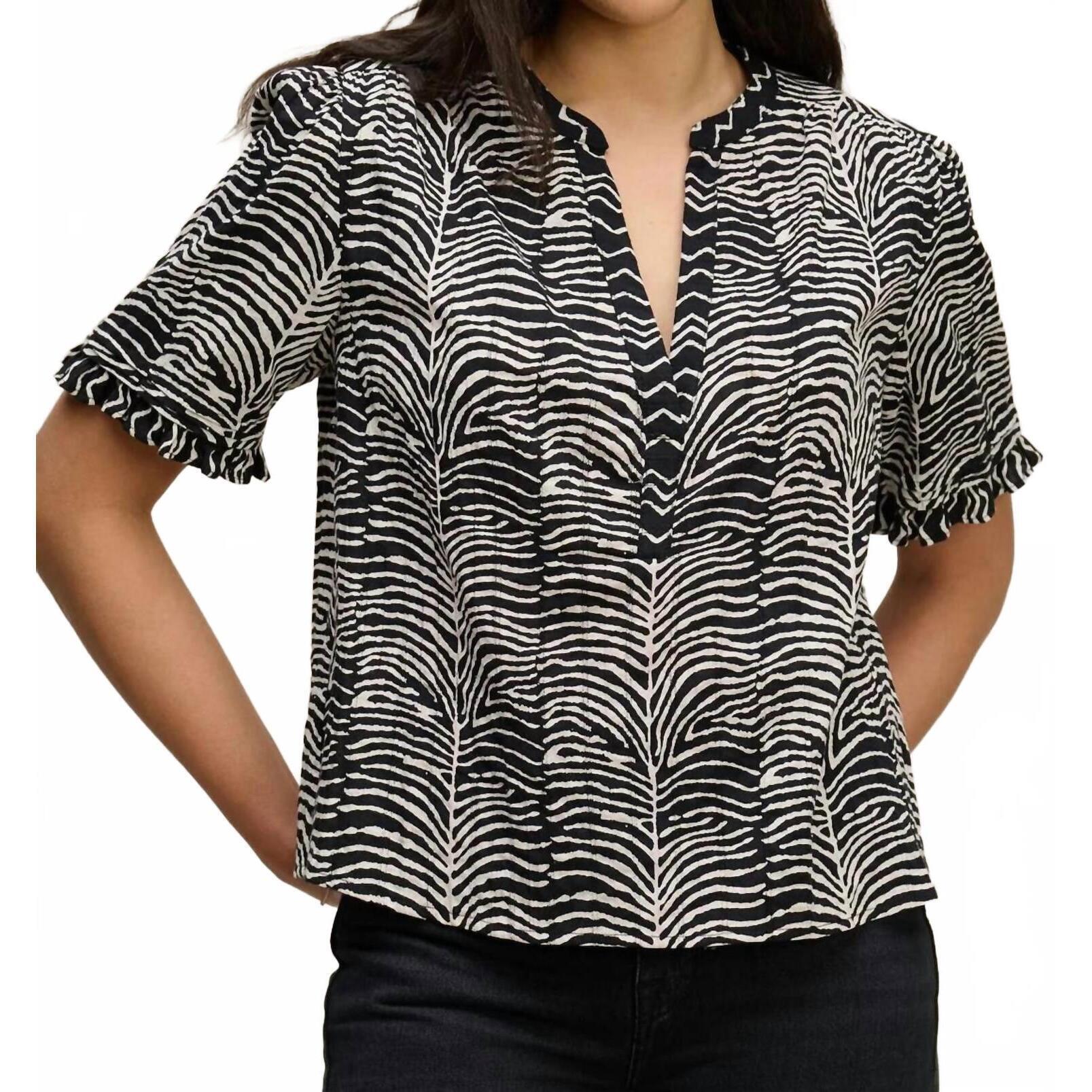 New Velvet By Graham & Spencer Autumn Fern Print Freeda Top In Black